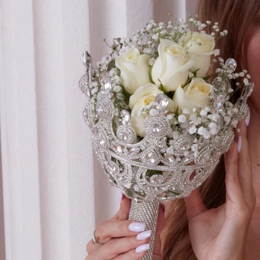 Le 5 tipologie principali di bouquet sposa da abbinare all'abito Le 5 tipologie principali di bouquet sposa da abbinare all'abito